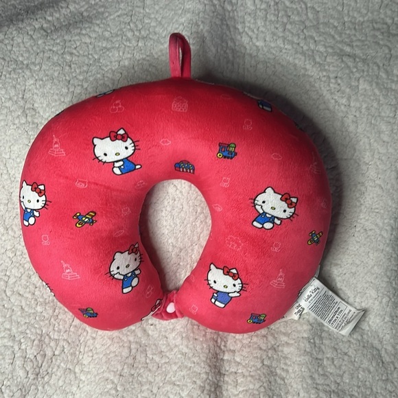 Hello Kitty neck pillow - Picture 3 of 4